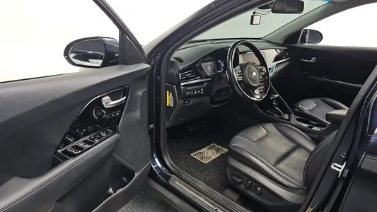 Kia 니로 1.6 HEV 2019 11