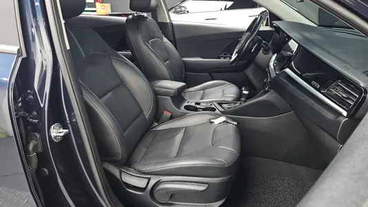 Kia 니로 1.6 HEV 2019 10