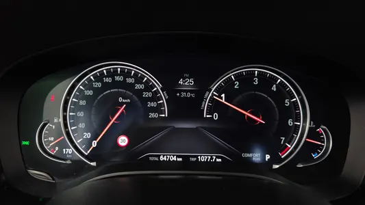 BMW 5 Series (G30) 520i 2018 8