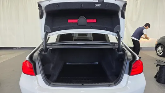 BMW 5 Series (G30) 520i 2018 20