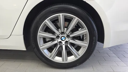 BMW 5 Series (G30) 520i 2018 21