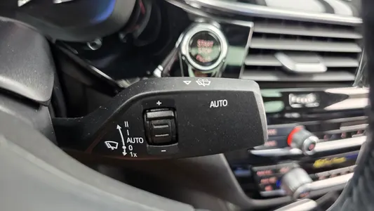 BMW 5 Series (G30) 520i 2018 27