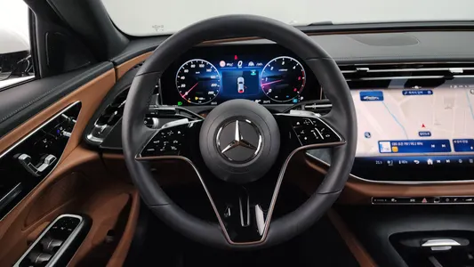 Mercedes-Benz E-Class W214 E220d 4MATIC 2026 12