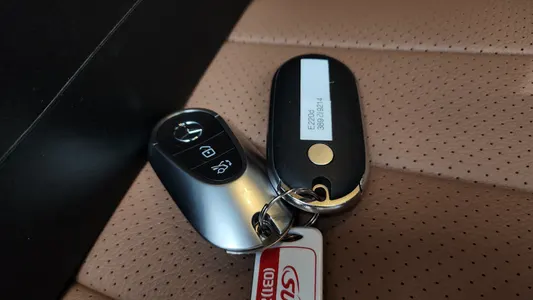 Mercedes-Benz E-Class W214 E220d 4MATIC 2026 17