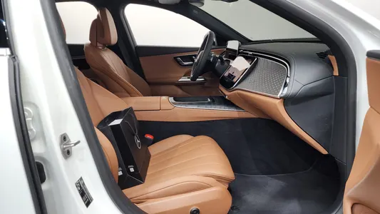Mercedes-Benz E-Class W214 E220d 4MATIC 2026 26