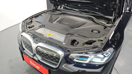 BMW iX3 M 2023 5