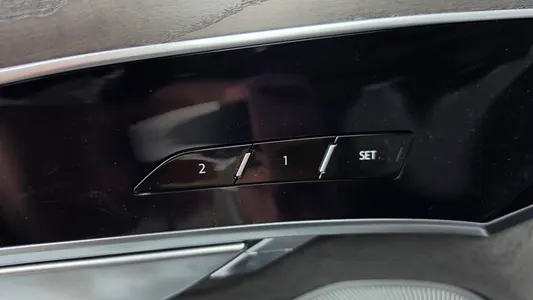 Audi A8 (D5) 60 TFSI LWB 2021 12