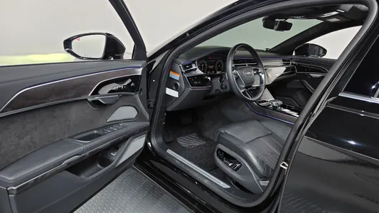 Audi A8 (D5) 60 TFSI LWB 2021 10