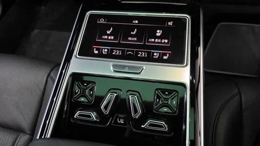 Audi A8 (D5) 60 TFSI LWB 2021 37