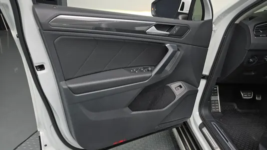 Volkswagen 2 2.0 TDI 4 2020 24