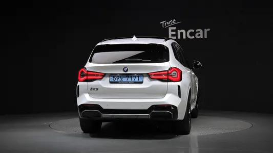 BMW iX3 M 2023 4