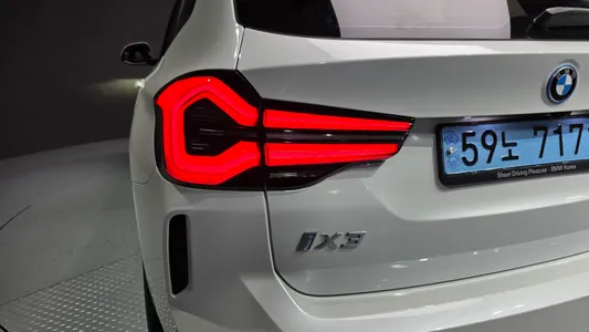 BMW iX3 M 2023 23