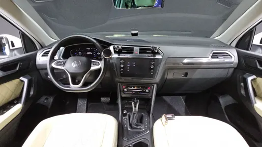 Volkswagen 2 2.0 TDI 2022 6
