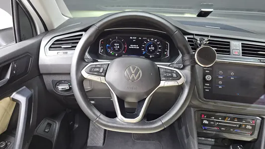 Volkswagen 2 2.0 TDI 2022 12