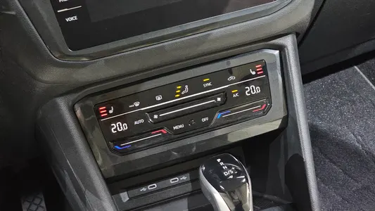 Volkswagen 2 2.0 TDI 2022 32