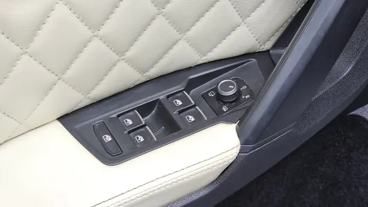 Volkswagen 2 2.0 TDI 2022 30