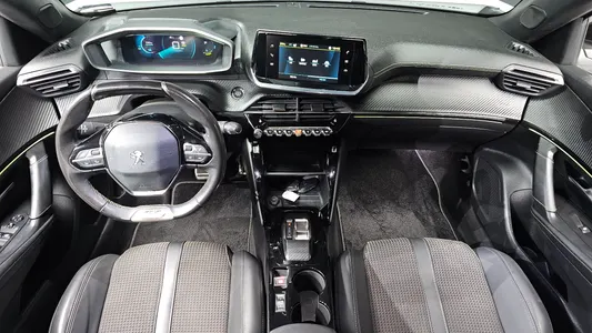Peugeot e-2008 2 EV GT 2022 7