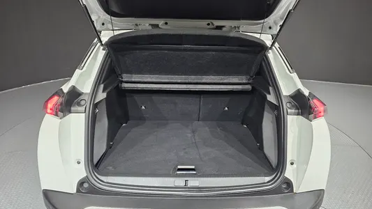 Peugeot e-2008 2 EV GT 2022 20