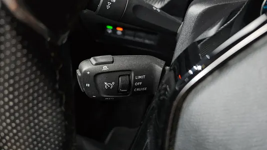 Peugeot e-2008 2 EV GT 2022 19