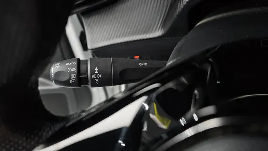 Peugeot e-2008 2 EV GT 2022 27