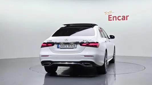 Mercedes-Benz E-Class W213 E350 4MATIC AMG Line 2022 4