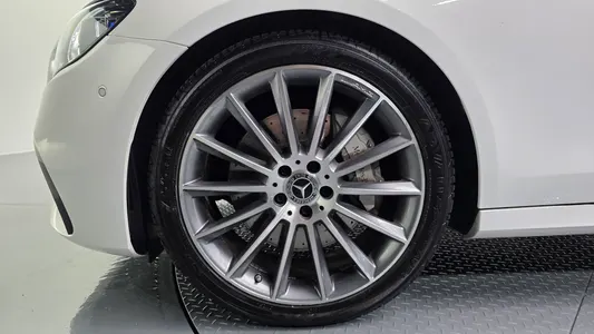 Mercedes-Benz E-Class W213 E350 4MATIC AMG Line 2022 5