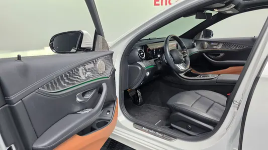 Mercedes-Benz E-Class W213 E350 4MATIC AMG Line 2022 10