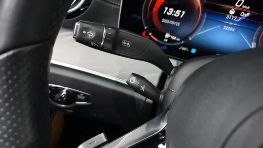 Mercedes-Benz E-Class W213 E350 4MATIC AMG Line 2022 28