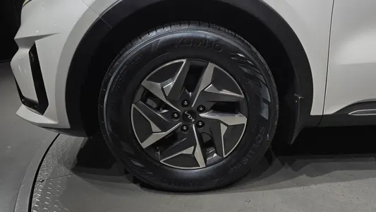Kia 4 HEV 1.6 2WD 2022 5