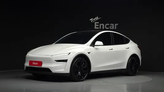 Tesla Y AWD 2025