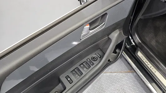 Hyundai LF 2.0 HEV 2015 13