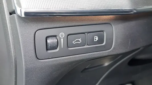 Volvo XC90 2 T8 R- 2020 32