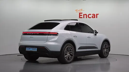 Porsche EV 2025