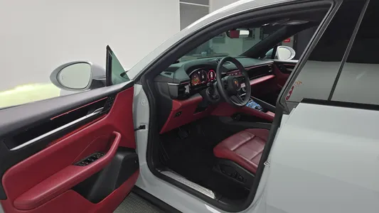 Porsche EV 2025 9