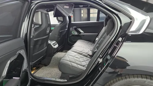 BMW 7 Series (G70) 750e xDrive 2023 10
