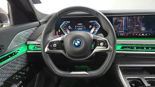BMW 7 Series (G70) 750e xDrive 2023 12