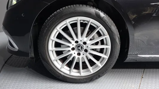 Mercedes-Benz E-Class W213 E250 2023 4