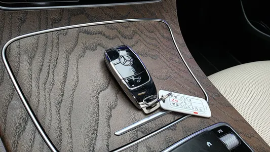Mercedes-Benz E-Class W213 E250 2023 34