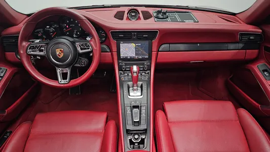 Porsche 911 4 GTS 2017 7
