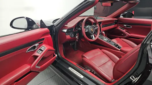 Porsche 911 4 GTS 2017 11