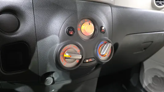 Nissan 큐브 1.8 S 2012 16
