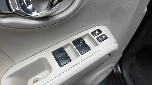Nissan 큐브 1.8 S 2012 36