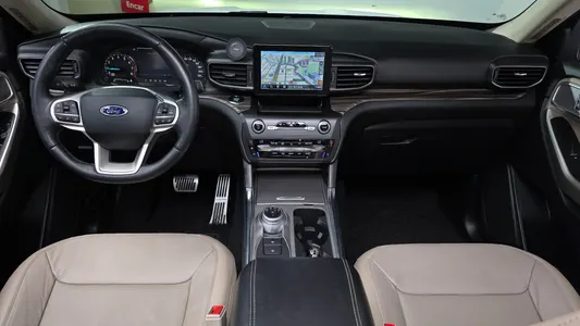 Ford 6 3.0 PHEV 2020 7
