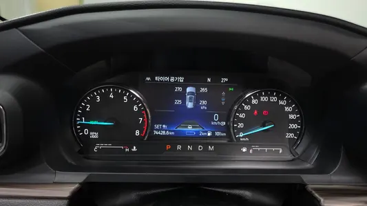 Ford 6 3.0 PHEV 2020 8