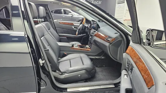 Mercedes-Benz E-Class W212 E350 4MATIC 2011 11