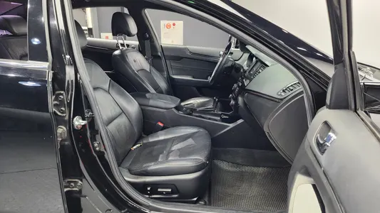 Kia K7 VG270 2010 11