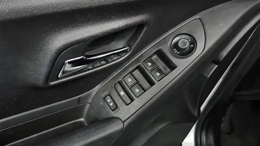 Chevrolet 트랙스 1.4 LS 2014 18