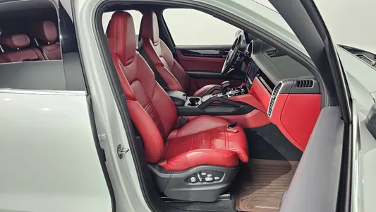 Porsche (PO536) 3.0 2020 12