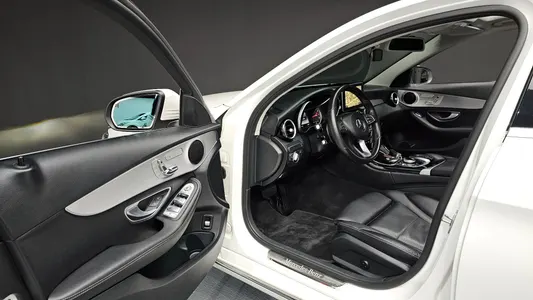 Mercedes-Benz C-Class W205 C200 2016 11