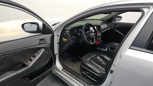 Kia K5 2.0 2010 11